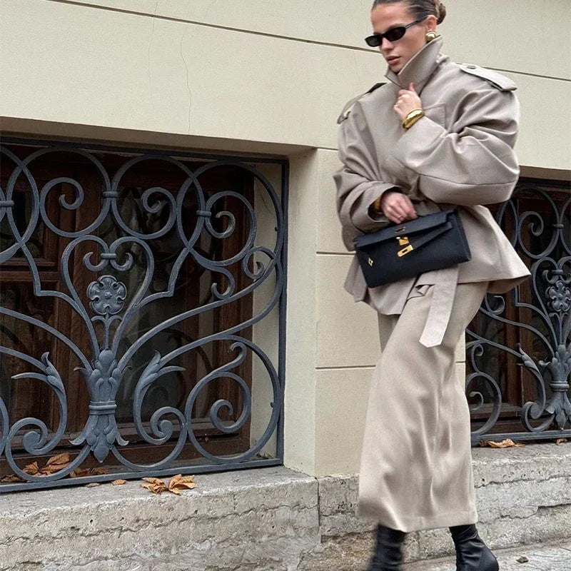 Women’s Lace-Up Short Windbreaker