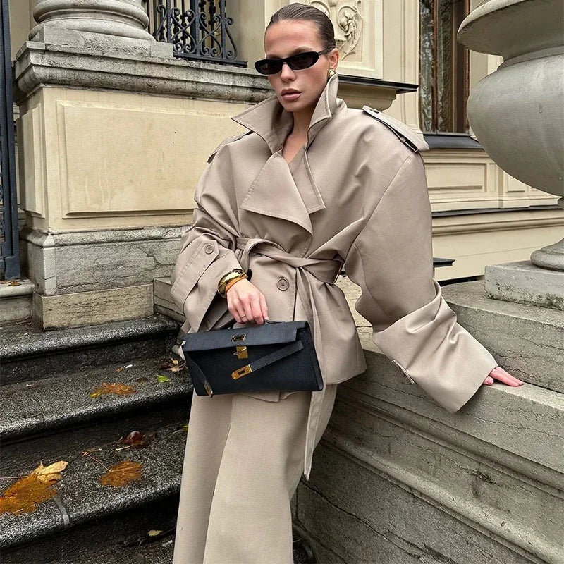 Women’s Lace-Up Short Windbreaker