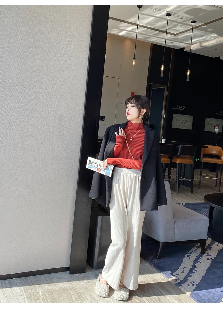 Elowyn Slim Turtleneck Sweater