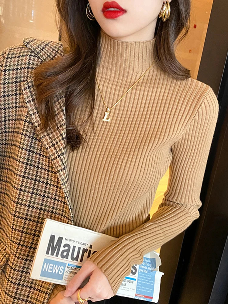 Elowyn Slim Turtleneck Sweater