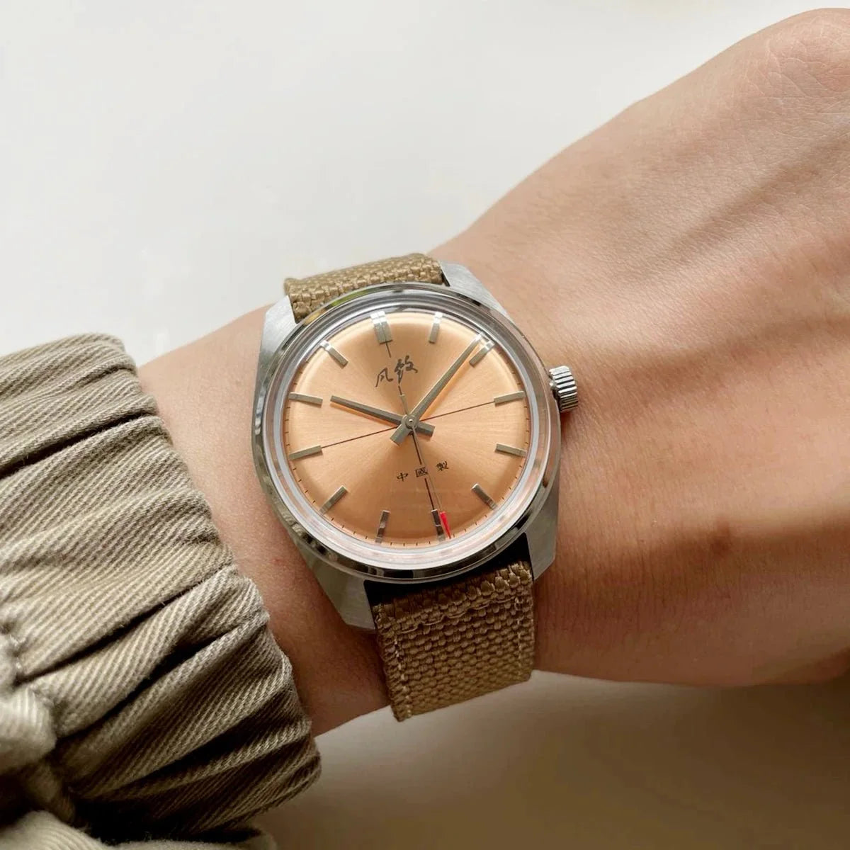 Vintage design watch