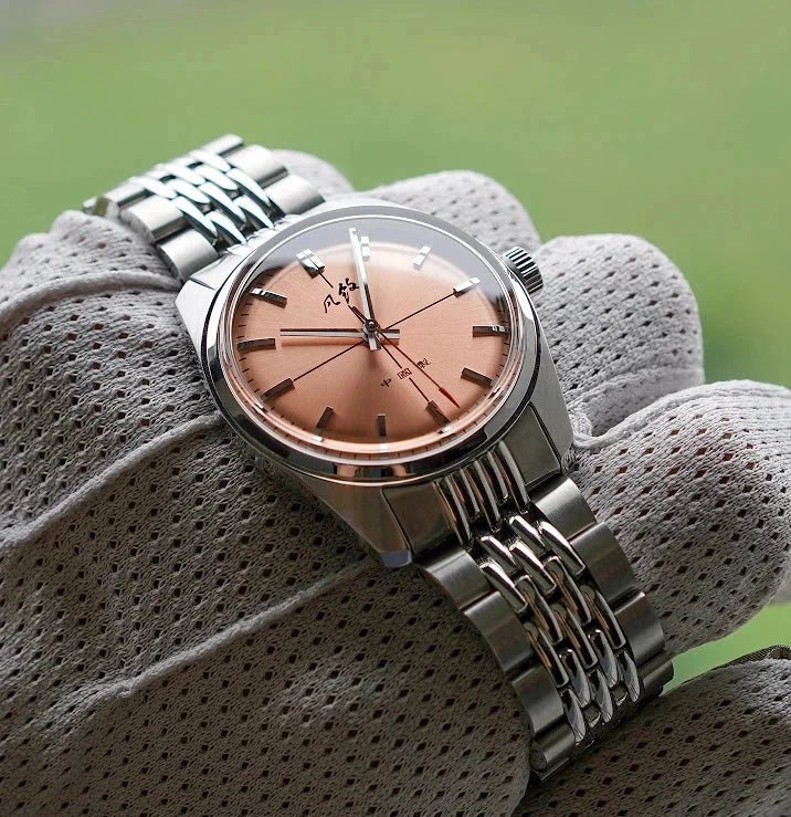 Vintage design watch