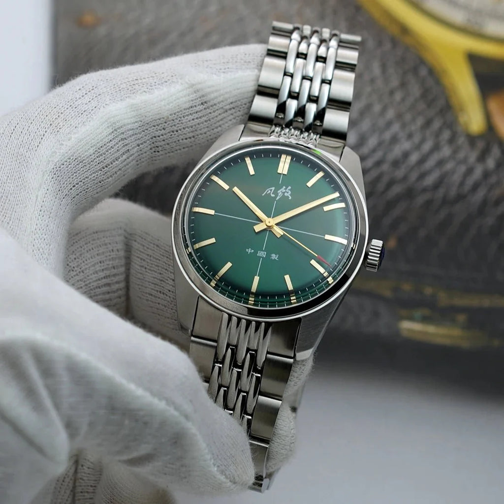 Vintage design watch