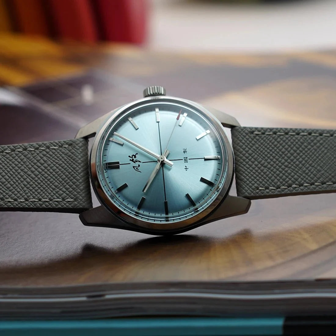 Vintage design watch